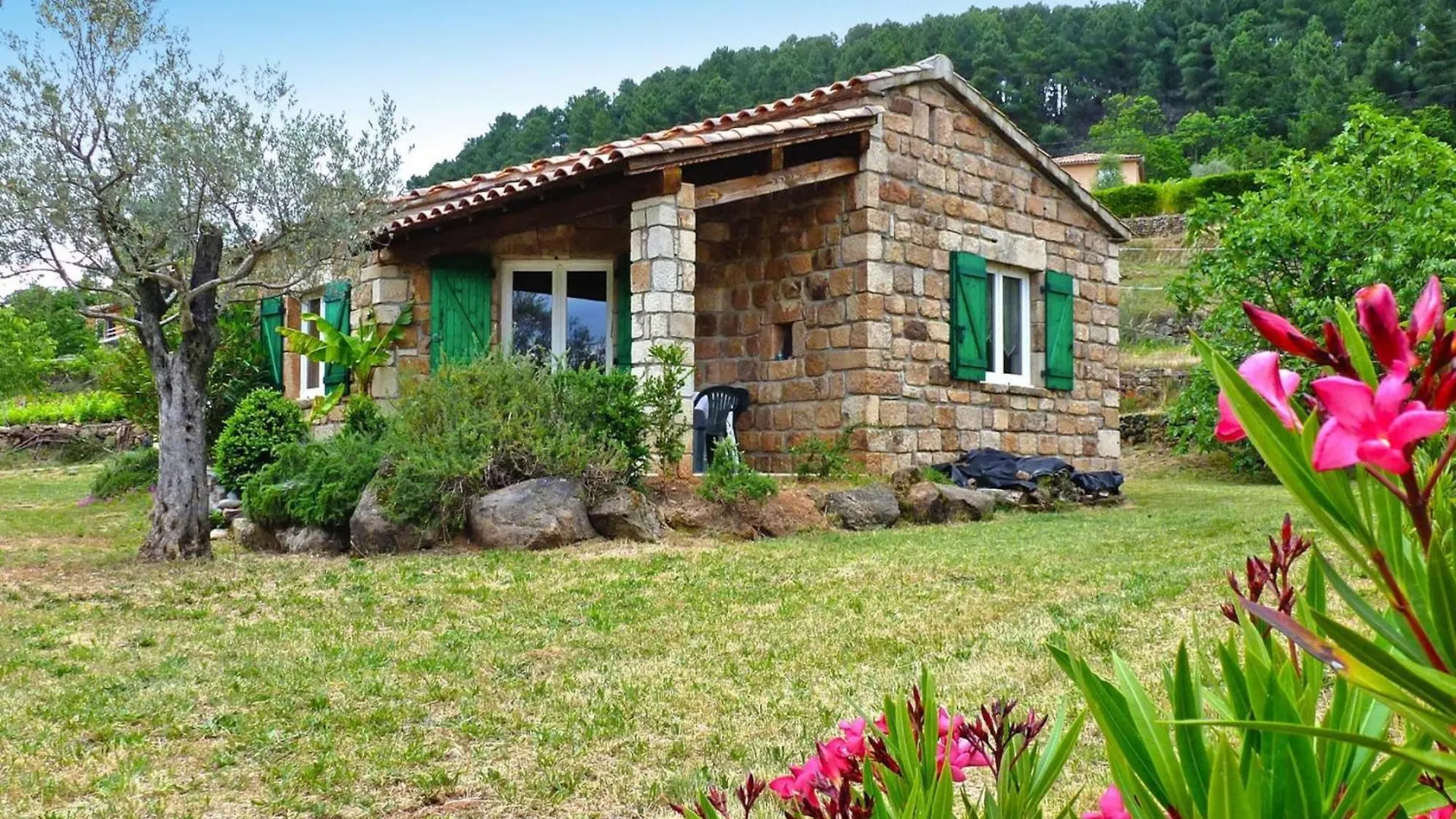 Вилла Charming Stone House With Shared Pool, Chambonas, Cleaning Included Chambonas